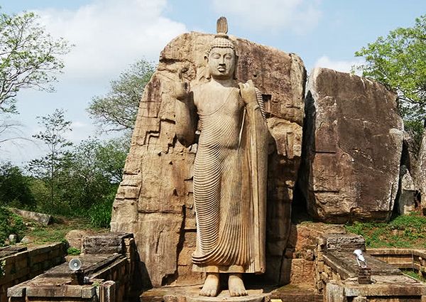 Avukana Buddha Statue