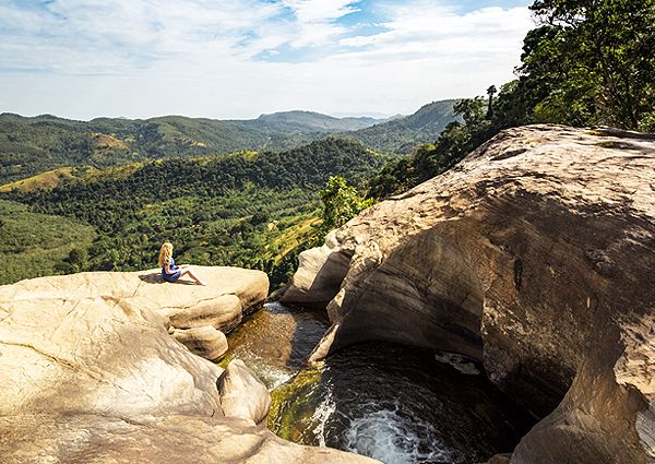 Diyaluma Falls